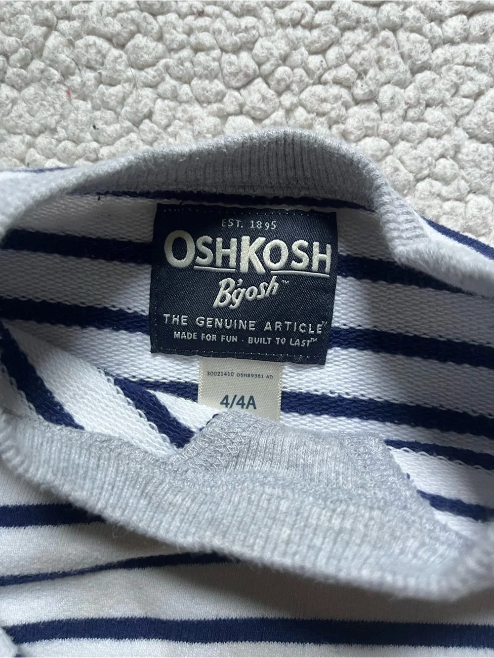OshKosh Bgosh classic crewneck